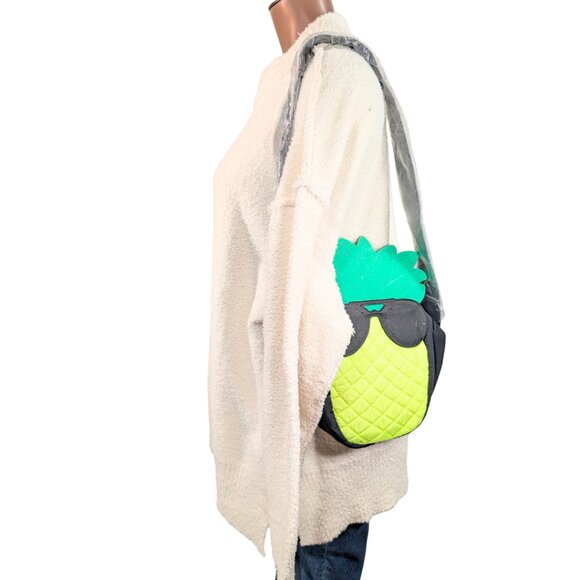 Victoria Secret PINK NWOT Pineapple Zip Insulated Travel Beach Lunch Cooler Bag - Picture 7 of 7